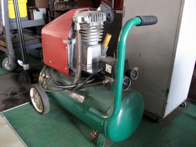 エアーコンプレッサー